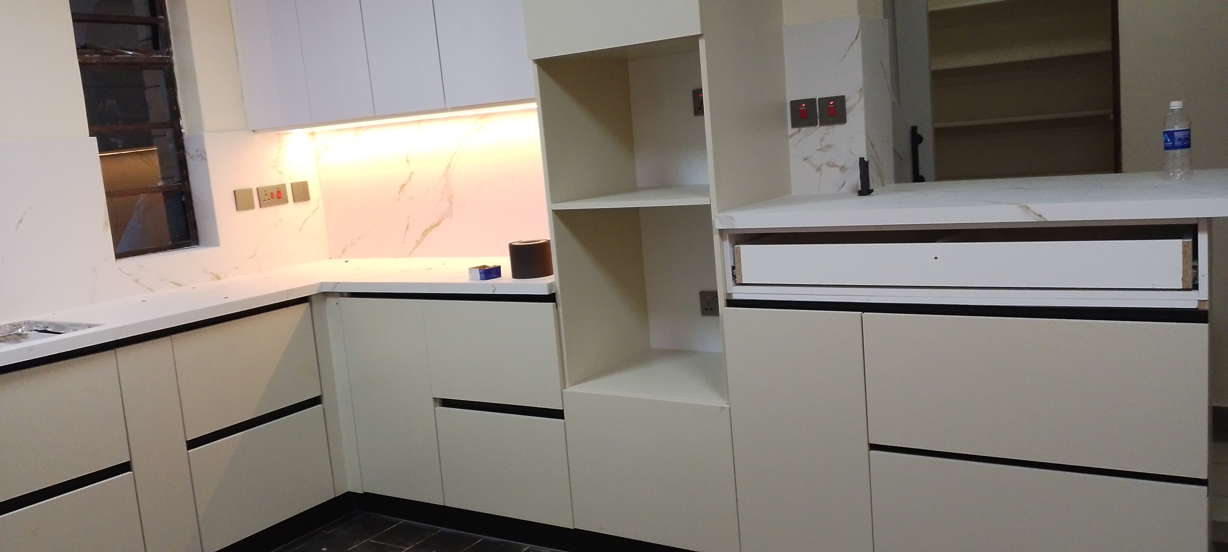 Kitchen cabinet image 9