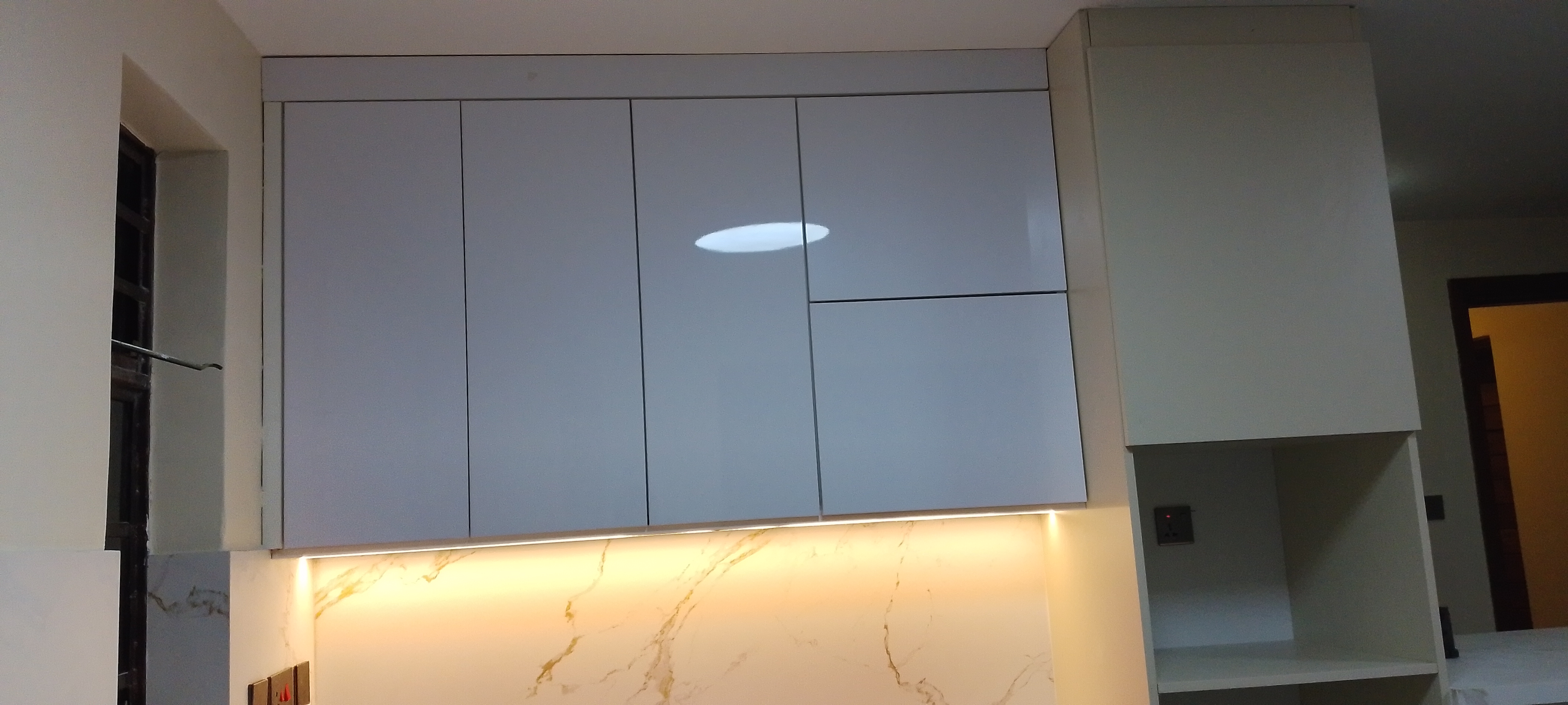 Kitchen cabinet image 11